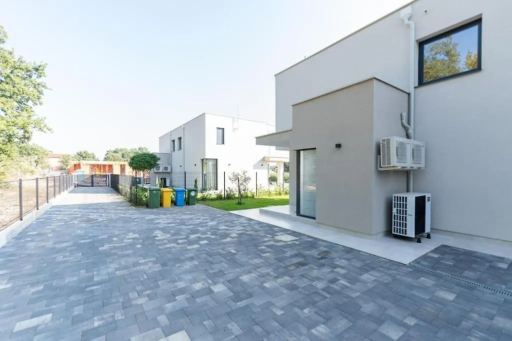 Villa Pina***** In Karigador/Novigrad