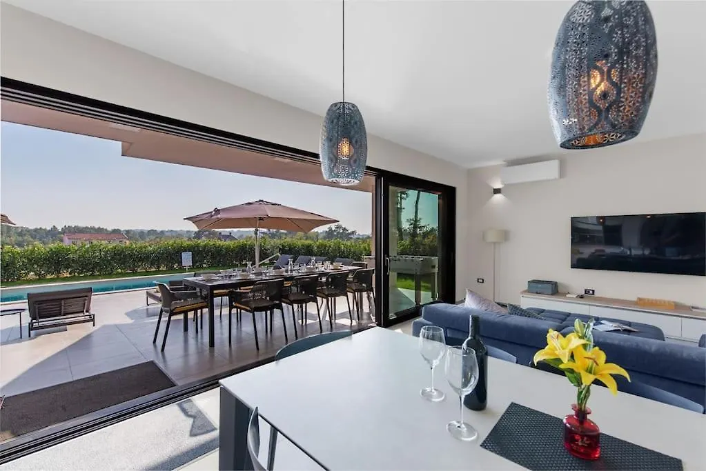 Villa Pina***** In Karigador/Novigrad 0*, كاريغادور