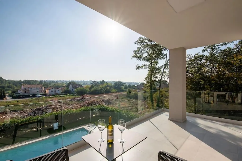 Villa Pina***** In Karigador/Novigrad